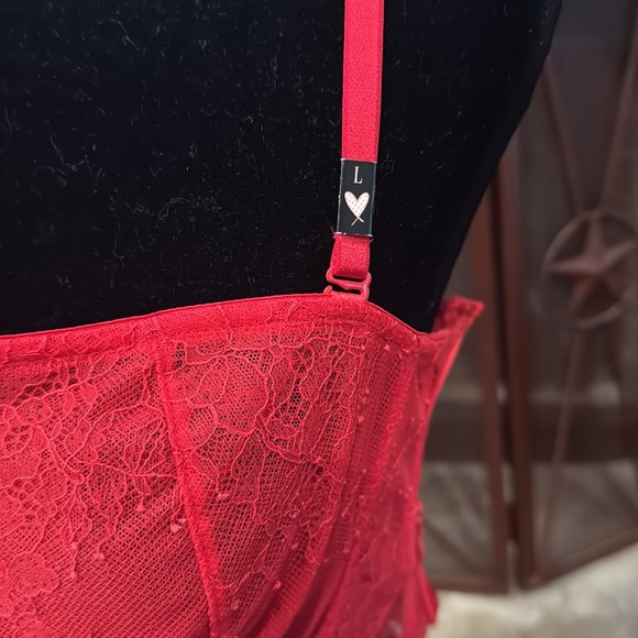 NWOT Victoria's Secret Very Sexy Red Lace Bralette / Balconette/ Bustier - Picture 4 of 5
